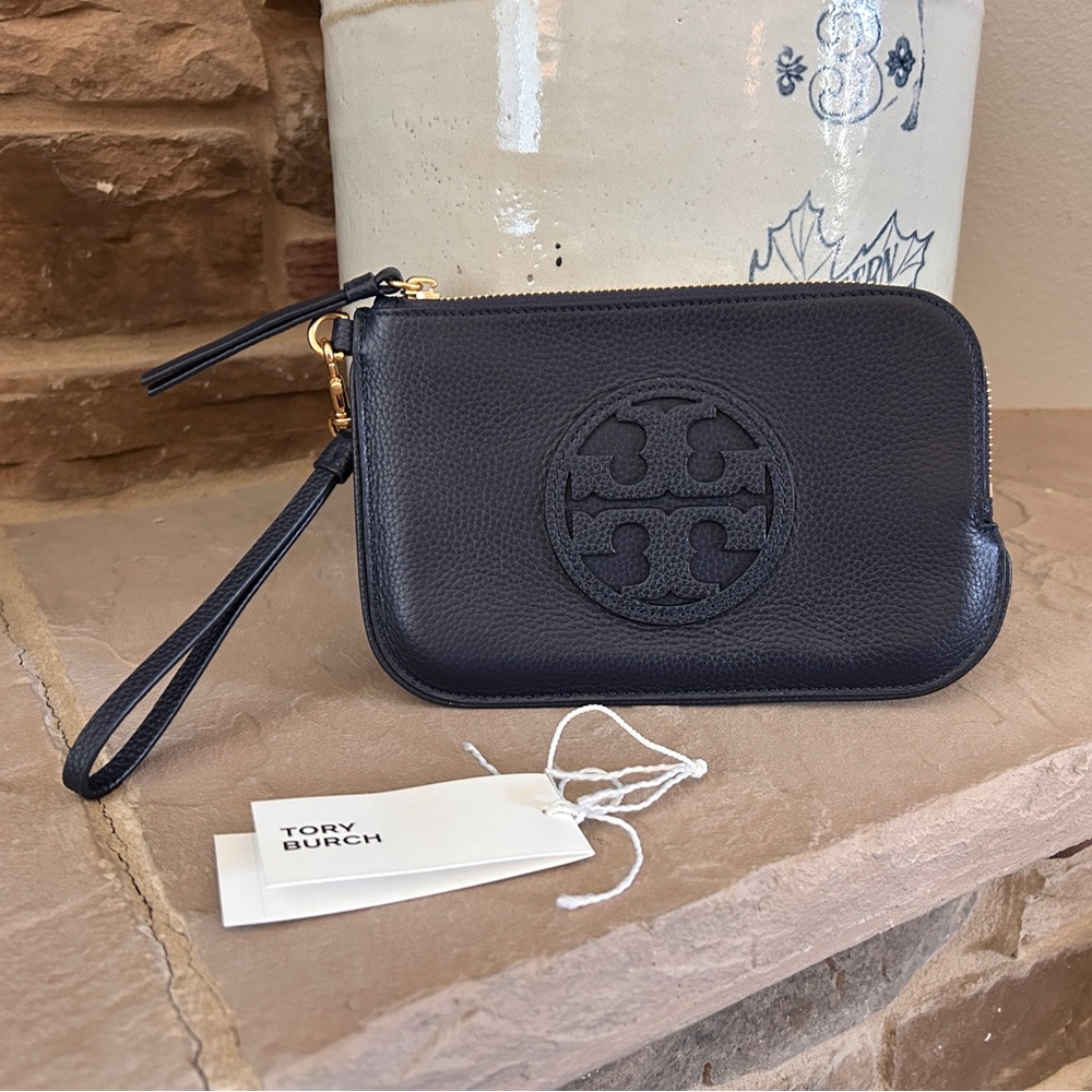 NWT (detached) Tory Burch Miller Wristlet Navy